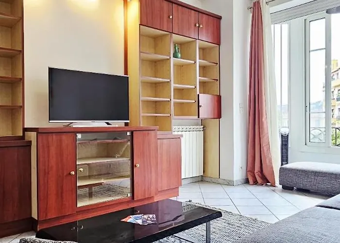 Spacious In Cimiez Apartamento