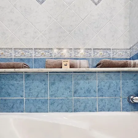 Spacious In Cimiez Apartment