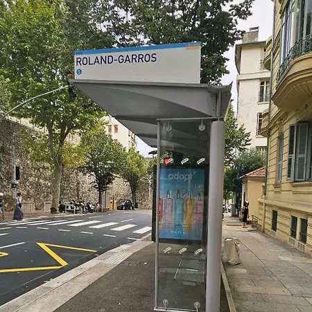 Spacious In Cimiez דירה