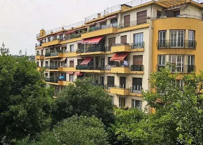 Spacious In Cimiez Apartment